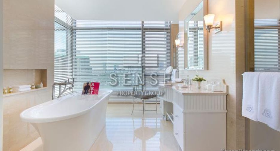 For rent 2 bedrooms condo in Pathum Wan, Bangkok