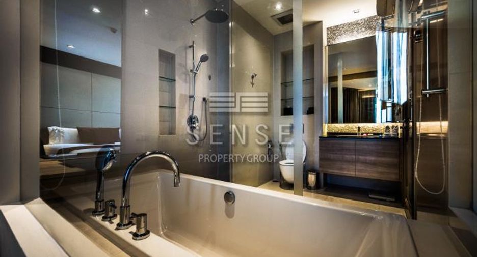 For rent 2 bedrooms condo in Watthana, Bangkok