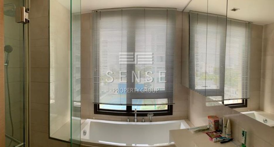 For rent 2 bedrooms condo in Pathum Wan, Bangkok