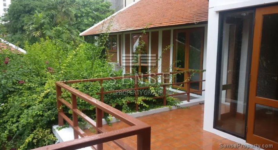 For rent 5 bedrooms house in Khlong Toei, Bangkok