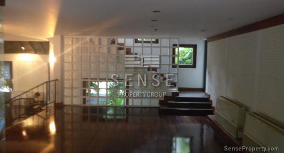 For rent 5 bedrooms house in Khlong Toei, Bangkok