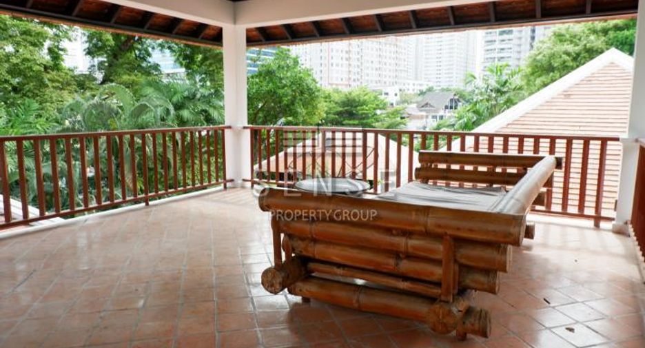 For rent 5 bedrooms house in Khlong Toei, Bangkok