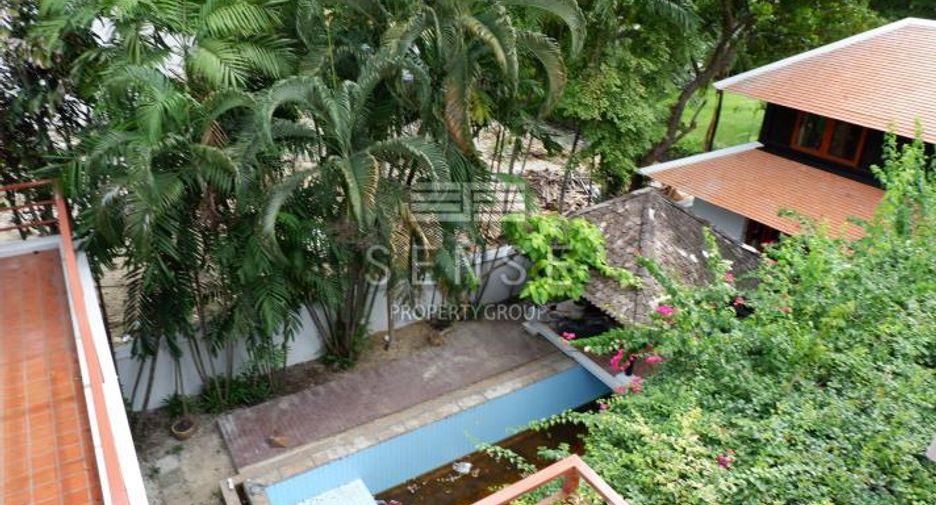 For rent 5 bedrooms house in Khlong Toei, Bangkok