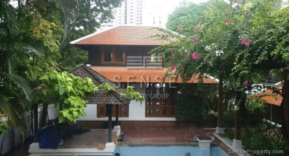 For rent 5 bedrooms house in Khlong Toei, Bangkok