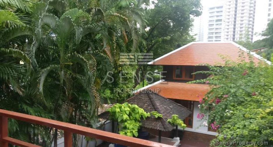For rent 5 bedrooms house in Khlong Toei, Bangkok