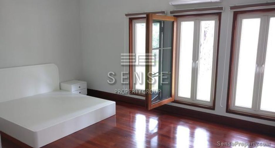 Haus zur Miete mit 4 Zimmer in Watthana, Bangkok