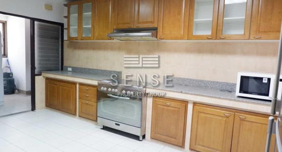 ให้เช่า 4 ห้องนอน คอนโด ใน วัฒนา, กรุงเทพฯ