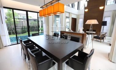 For rent 4 bedrooms townhouse in Watthana, Bangkok