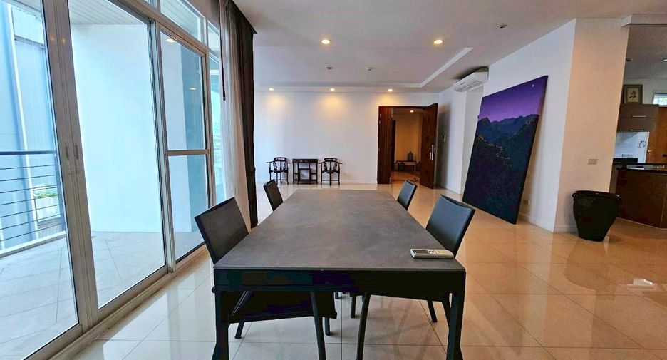 ให้เช่า 4 ห้องนอน คอนโด ใน วัฒนา, กรุงเทพฯ