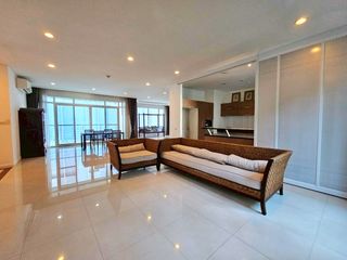 ให้เช่า 4 ห้องนอน คอนโด ใน วัฒนา, กรุงเทพฯ