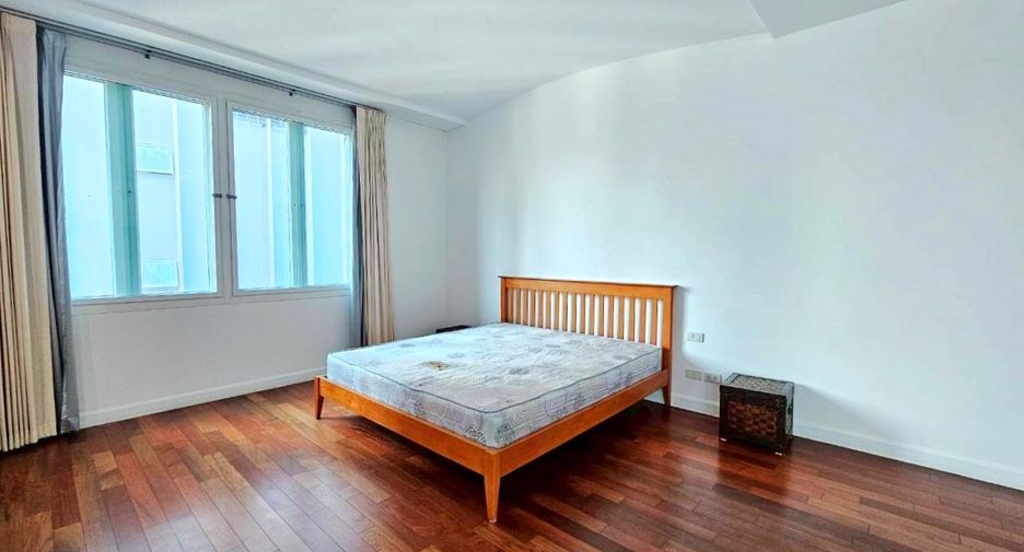 ให้เช่า 4 ห้องนอน คอนโด ใน วัฒนา, กรุงเทพฯ