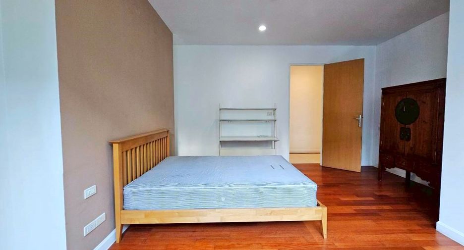 ให้เช่า 4 ห้องนอน คอนโด ใน วัฒนา, กรุงเทพฯ
