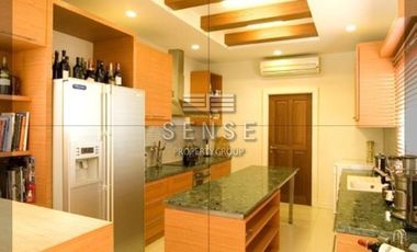 Casa en alquiler de 4 habitaciones en Khlong Toei, Bangkok