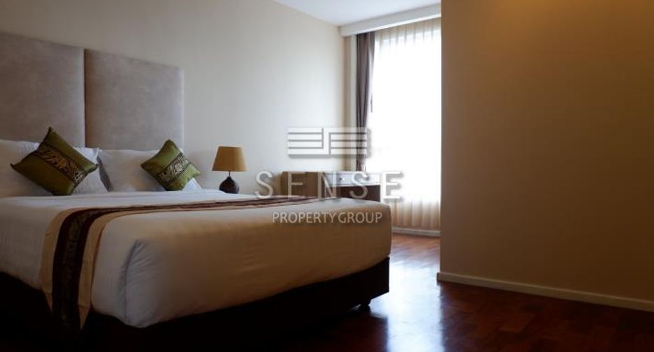 For rent 3 bedrooms condo in Khlong Toei, Bangkok