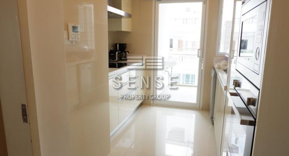 For rent 3 bedrooms condo in Khlong Toei, Bangkok