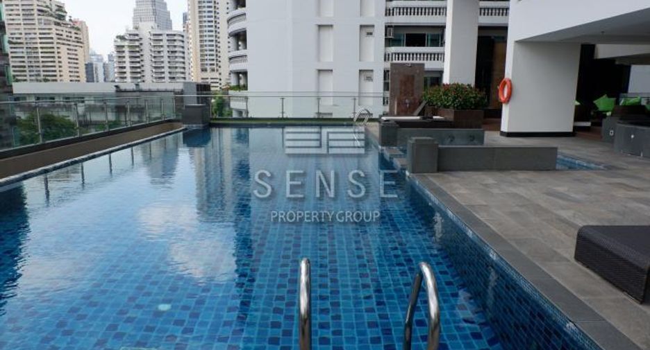 For rent 3 bedrooms condo in Khlong Toei, Bangkok