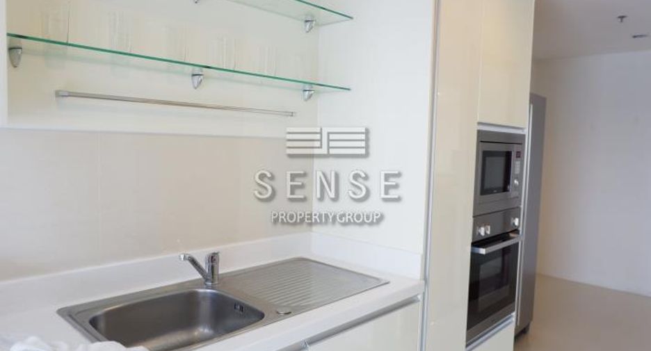 For rent 3 bedrooms condo in Khlong Toei, Bangkok