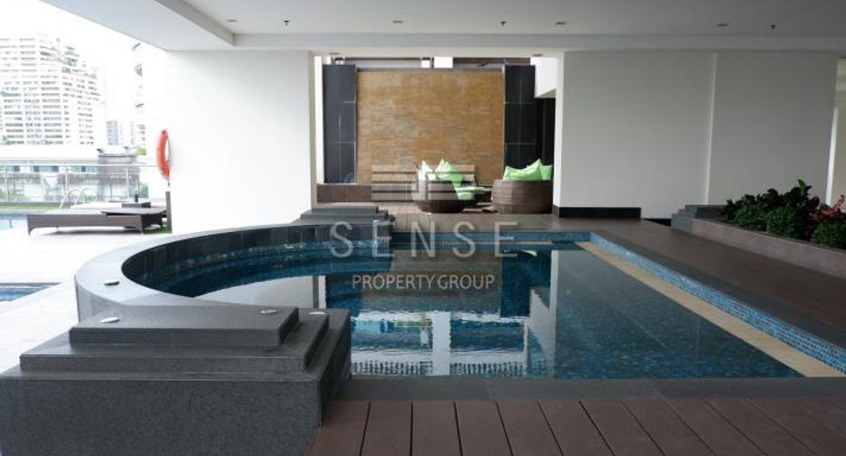 For rent 3 bedrooms condo in Khlong Toei, Bangkok