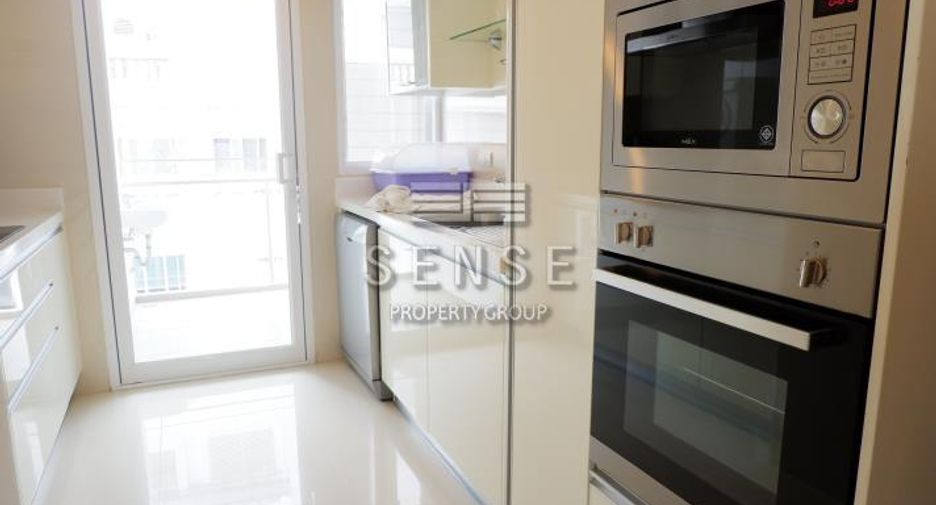 For rent 3 bedrooms condo in Khlong Toei, Bangkok
