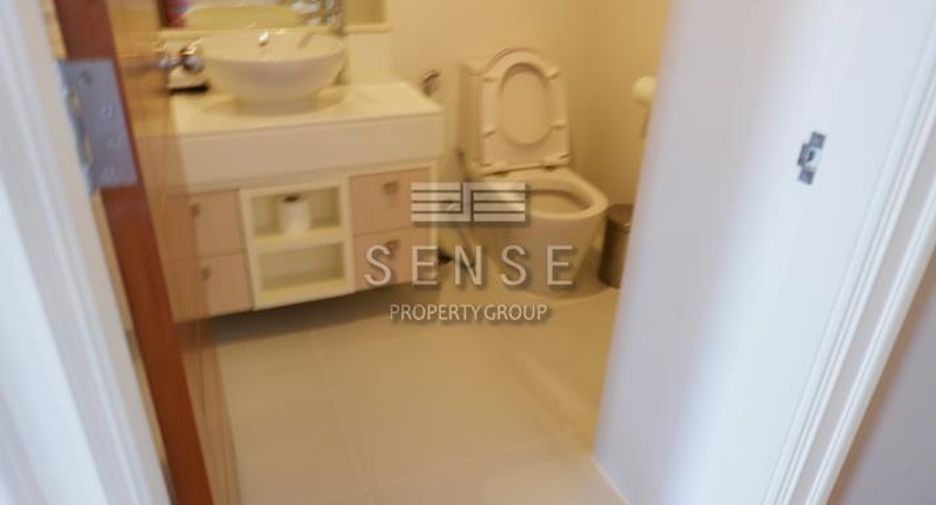 For rent 3 bedrooms condo in Khlong Toei, Bangkok