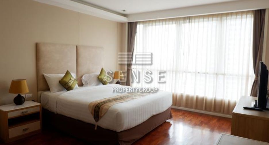 For rent 3 bedrooms condo in Khlong Toei, Bangkok