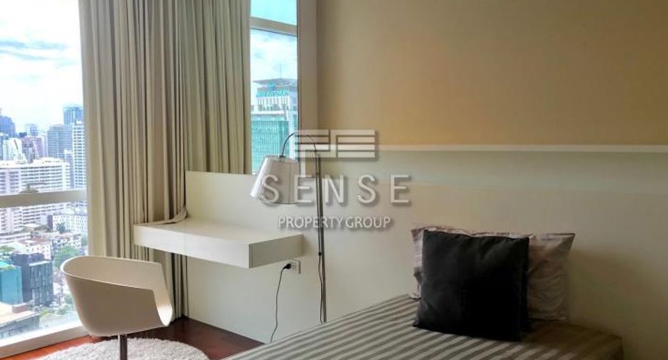 For rent 3 bedrooms condo in Pathum Wan, Bangkok