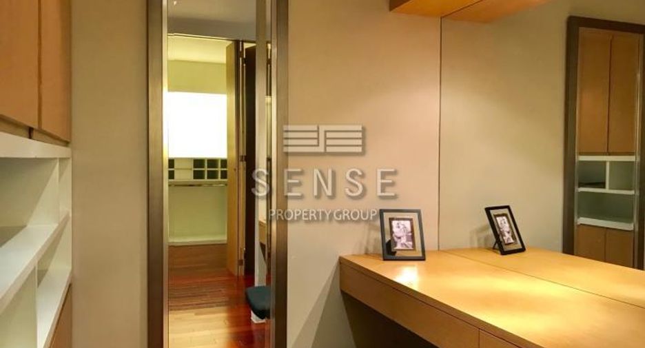 For rent 3 bedrooms condo in Pathum Wan, Bangkok