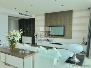 For rent 3 bedrooms condo in Pathum Wan, Bangkok
