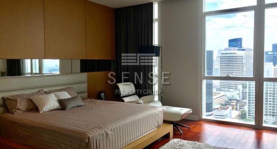 For rent 3 bedrooms condo in Pathum Wan, Bangkok