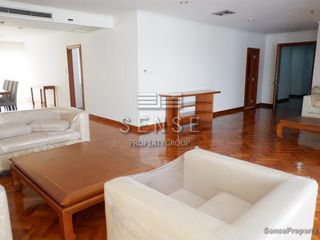 For rent 4 bedrooms condo in Sathon, Bangkok