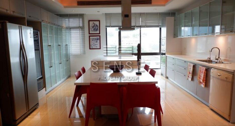For sale and for rent 4 bedrooms condo in Watthana, Bangkok