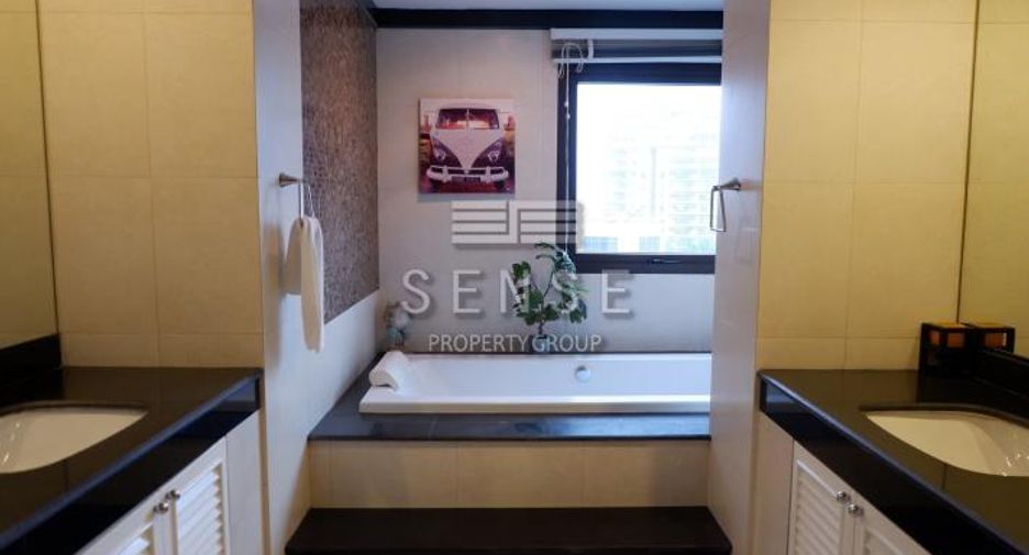 For sale and for rent 4 bedrooms condo in Watthana, Bangkok