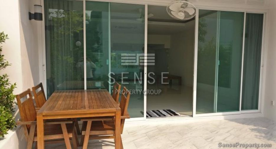Casa adosada en venta y en alquiler de 4 habitaciones en Sathon, Bangkok