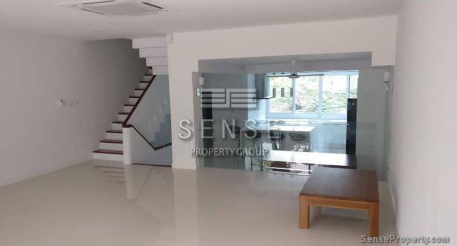 Casa adosada en venta y en alquiler de 4 habitaciones en Sathon, Bangkok
