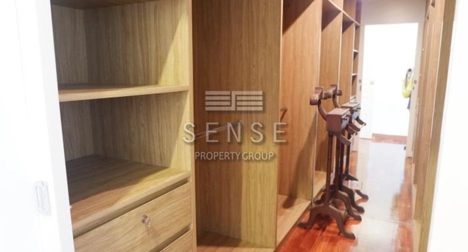 For rent 3 bedrooms condo in Watthana, Bangkok
