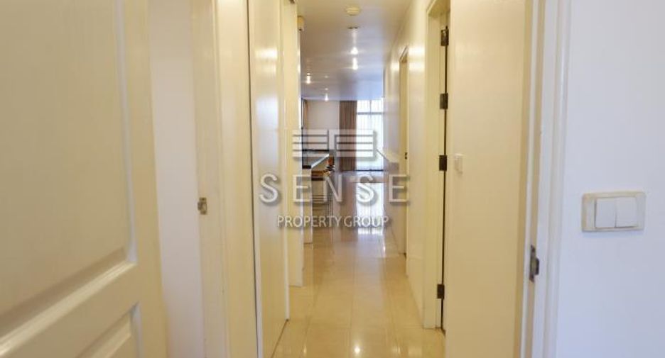 For rent 3 bedrooms condo in Watthana, Bangkok