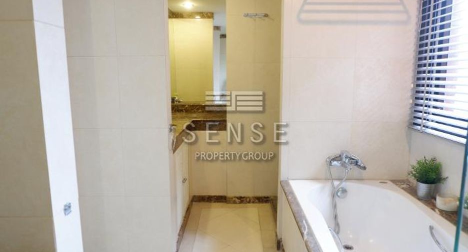 For rent 3 bedrooms condo in Watthana, Bangkok