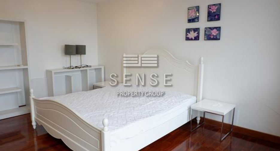 For rent 3 bedrooms condo in Watthana, Bangkok