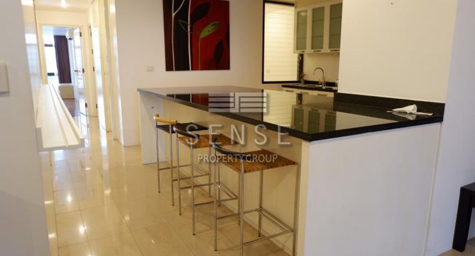 For rent 3 bedrooms condo in Watthana, Bangkok