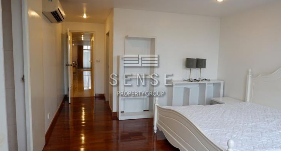 For rent 3 bedrooms condo in Watthana, Bangkok