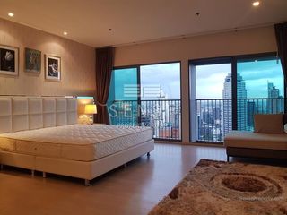 À louer 3 chambres condo à Khlong Toei, Bangkok