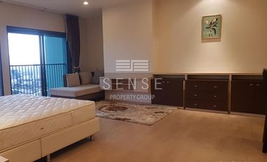 Condo en alquiler de 3 habitaciones en Khlong Toei, Bangkok