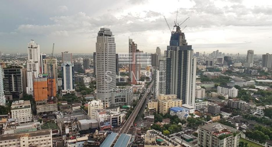 À louer 3 chambres condo à Khlong Toei, Bangkok