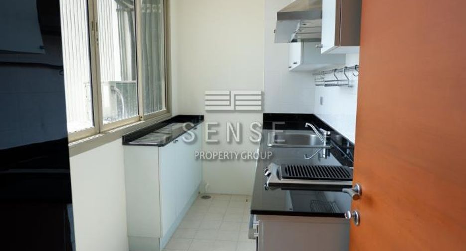 For rent 3 bedrooms condo in Khlong Toei, Bangkok
