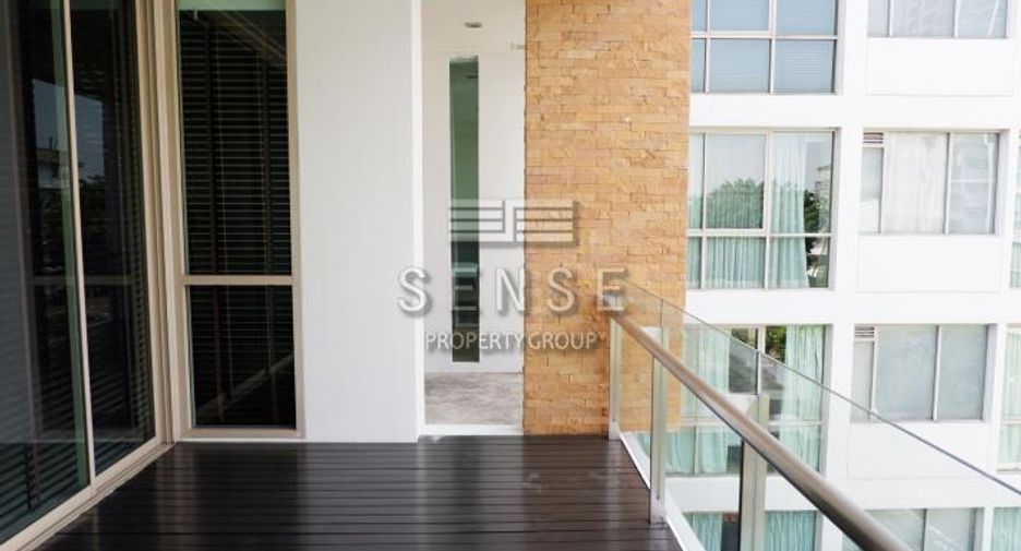 For rent 3 bedrooms condo in Khlong Toei, Bangkok