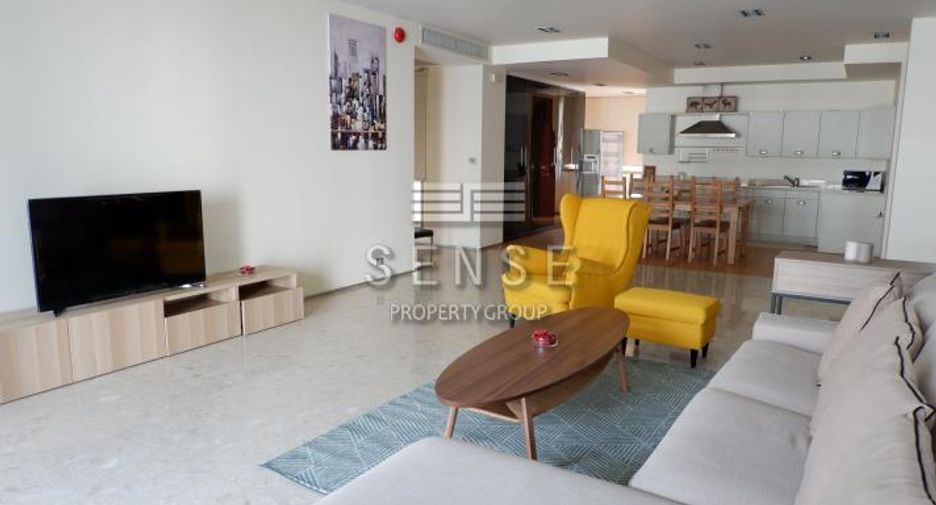 For rent 3 bedrooms condo in Khlong Toei, Bangkok