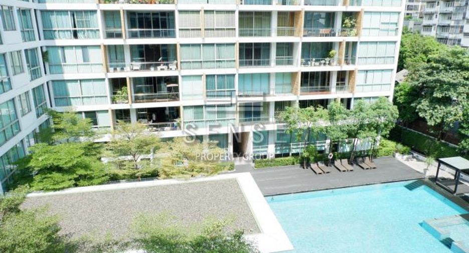For rent 3 bedrooms condo in Khlong Toei, Bangkok