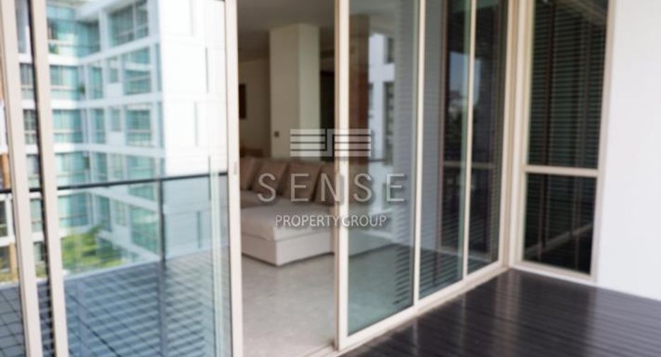 For rent 3 bedrooms condo in Khlong Toei, Bangkok