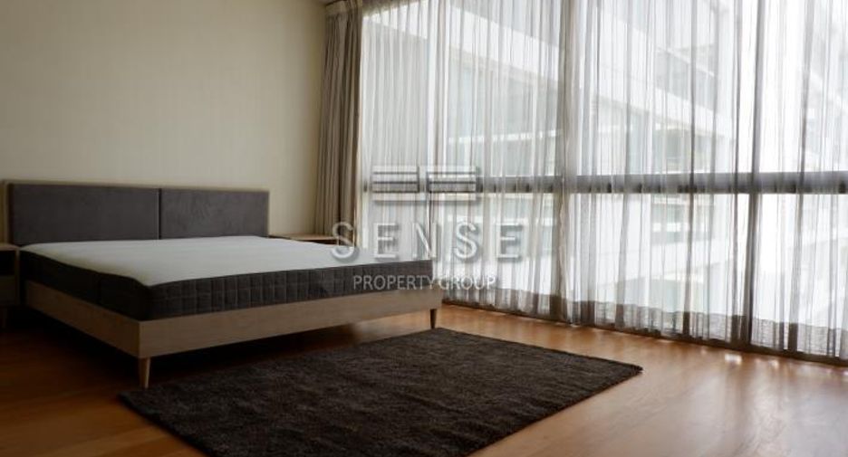 For rent 3 bedrooms condo in Khlong Toei, Bangkok