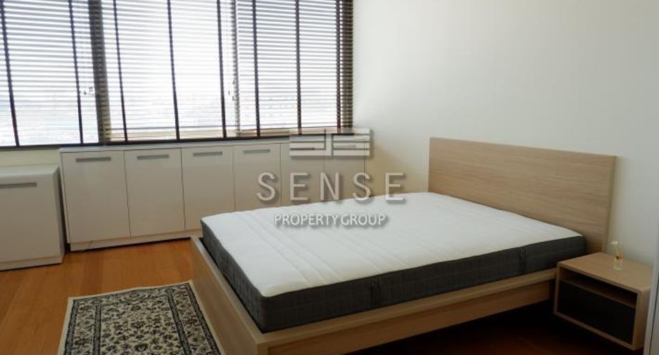 For rent 3 bedrooms condo in Khlong Toei, Bangkok